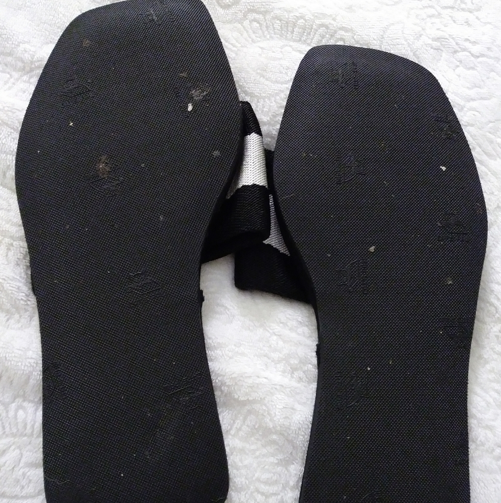 Authentic Gucci Slides - Picture 3 of 8